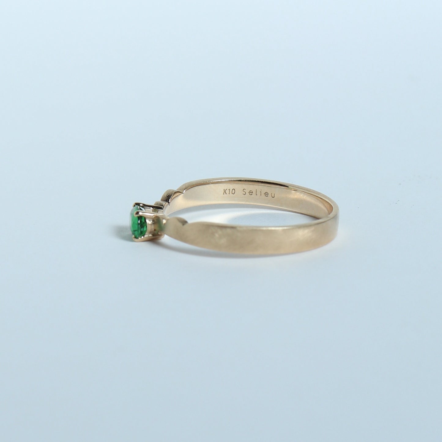 MOKO Ring /Green Garnet